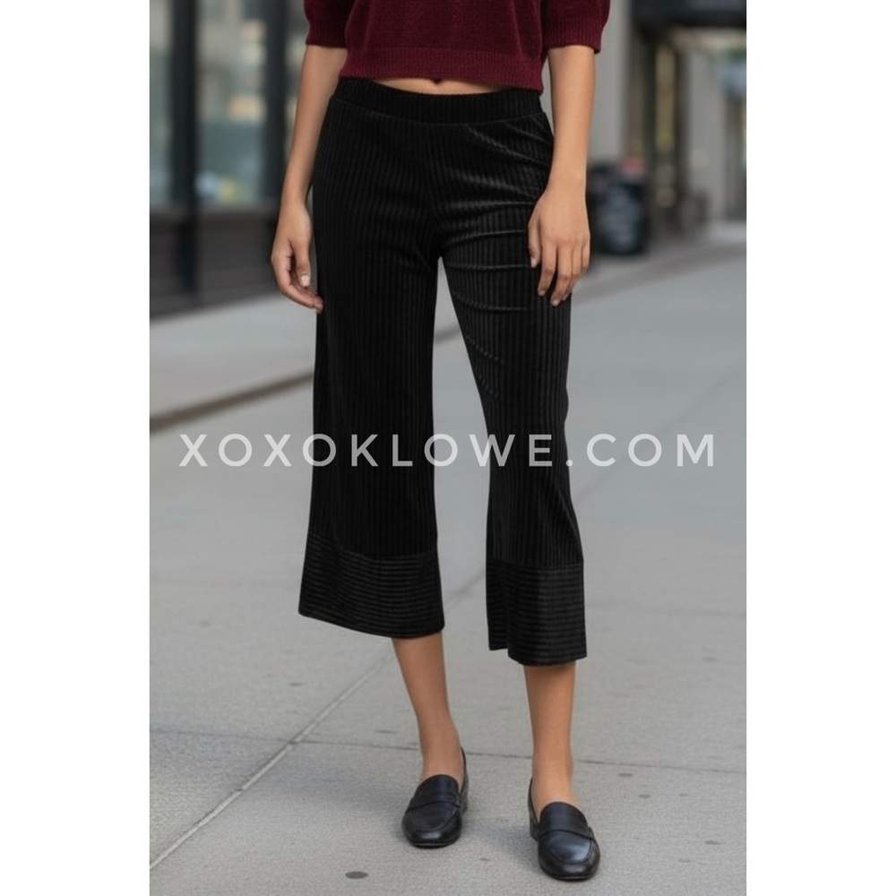 POL Black Ribbed Velvet Crop Pants | Pull On Wide Leg Elastic Waist